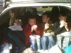 4kids in back of Volvo picnic